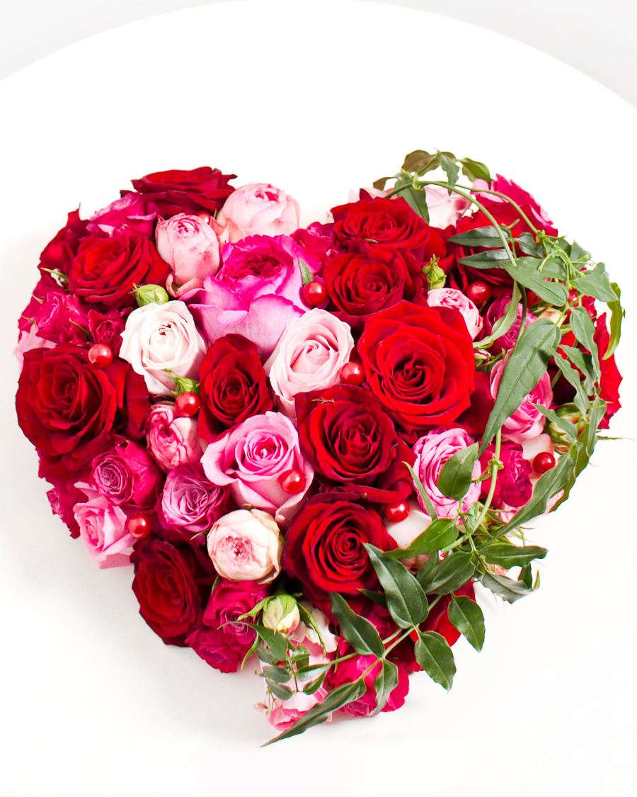 Flower Heart for Beloved One Roses Interflora Eesti. Flower Delivery