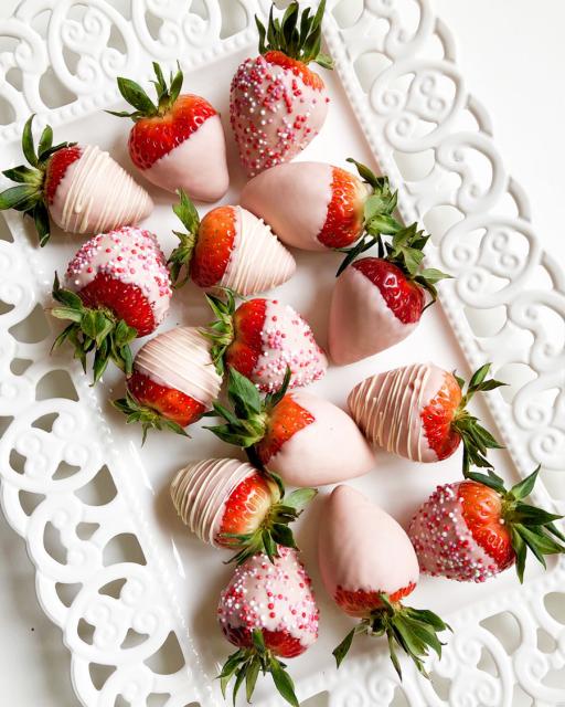 Hele Choco Chanel – maasikad heledas šokolaadis