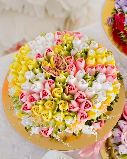 Colorful zephyr cake with flowers