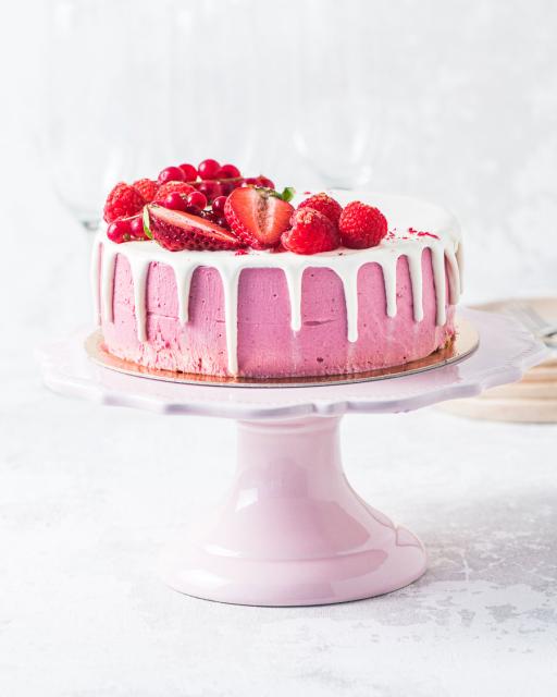 Gluten-free cream cheese and raspberry cake