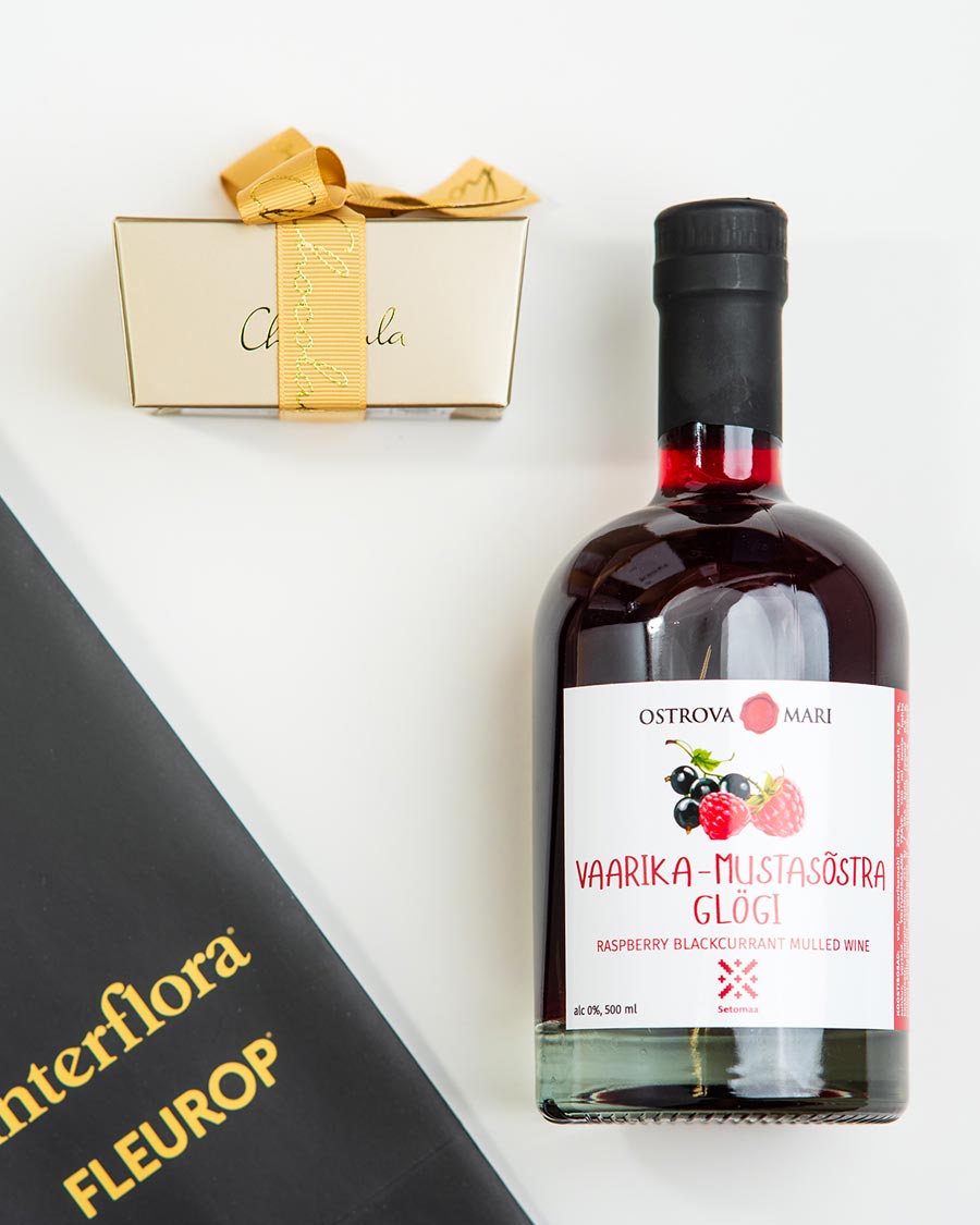 Gift bag with organic Glög (0 alc) and handmade chocolates Gourmet