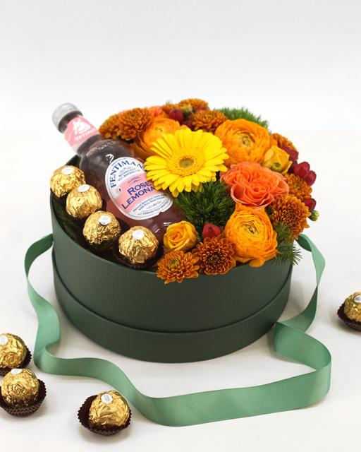Säravat pidupäeva lillekarp (Ferrero kommidega)