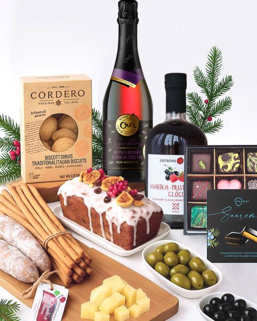 Suur gurmeekarp alkoholivaba vahujoogi ja glögiga